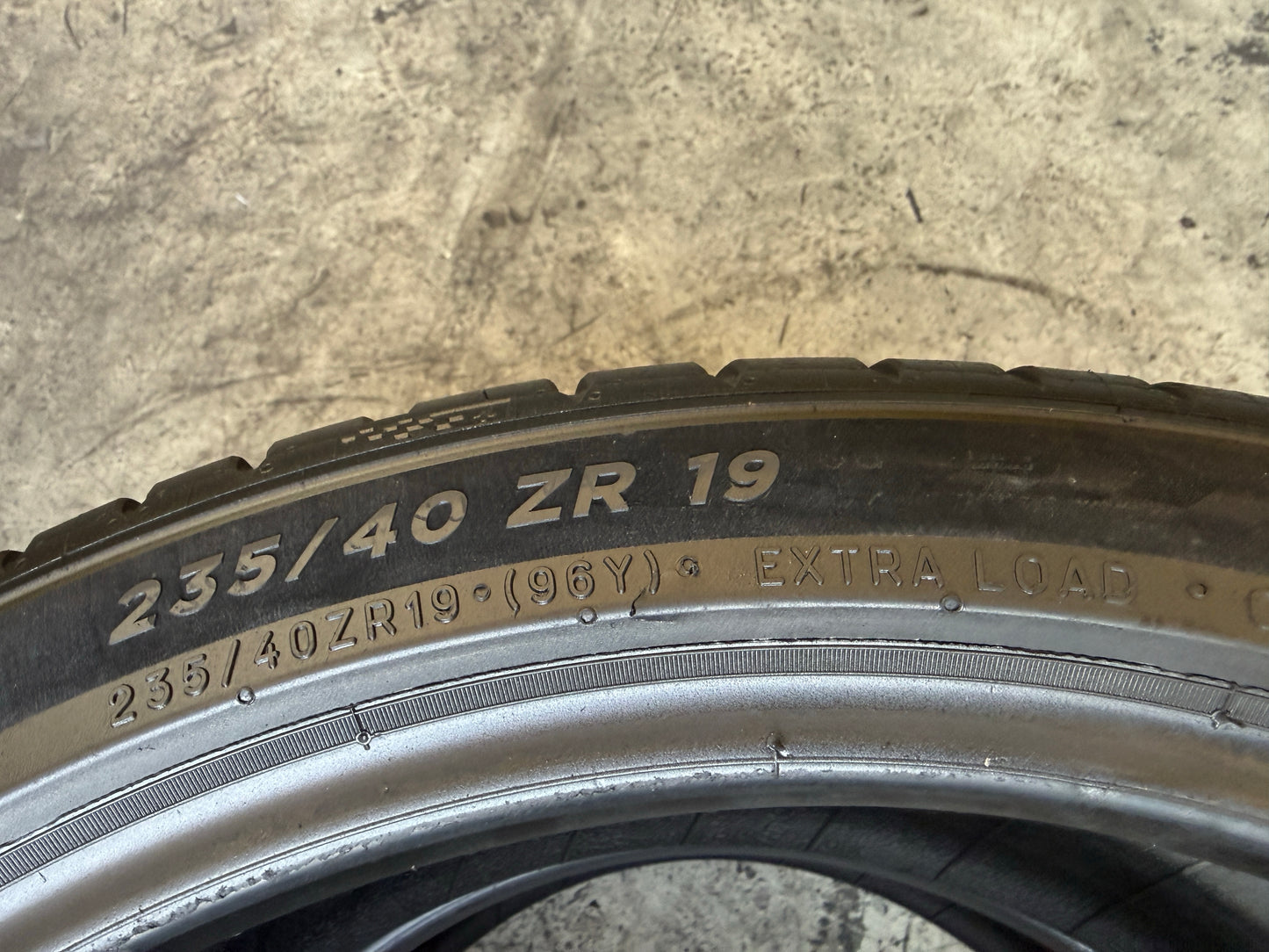 Usato: 2 Pneumatici Michelin Pilot Sport 5 235/40R19 96Y XL Estivi 95% residui