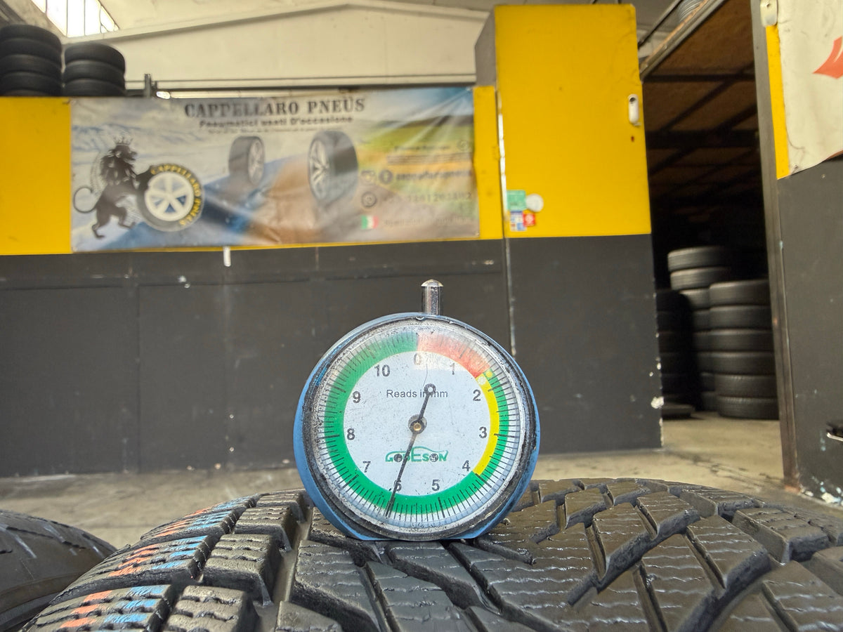 Usato: 2 Pneumatici Goodyear UltraGrip Performance 3 245/45R18 100V XL Invernali 85% Residui