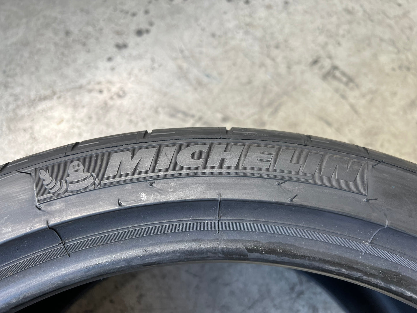 Usato: 01 Pneumatico 305/30R19 102Y Michelin estive 95% residui