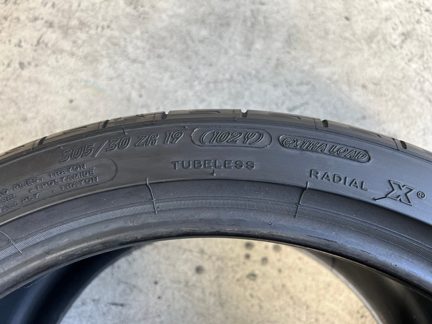 Usato: 01 Pneumatico 305/30R19 102Y Michelin estive 95% residui