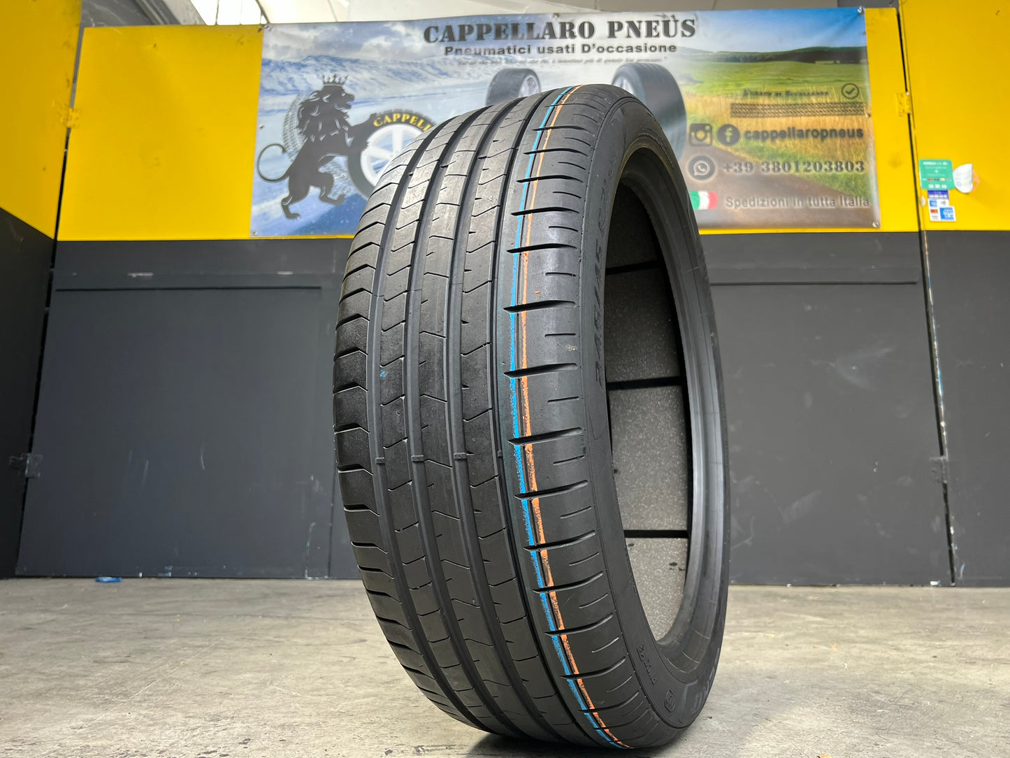 Usato: 01 Pneumatico 245/45R21 104Y Pirelli estive 95% residui