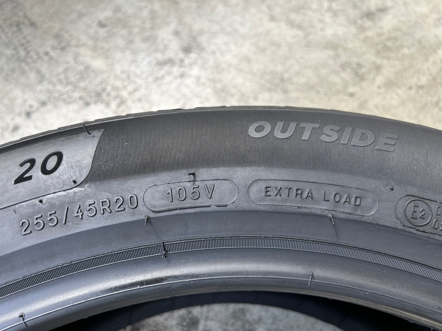 Usato: 01 Pneumatico 255/45R20 Michelin con 90% residui
