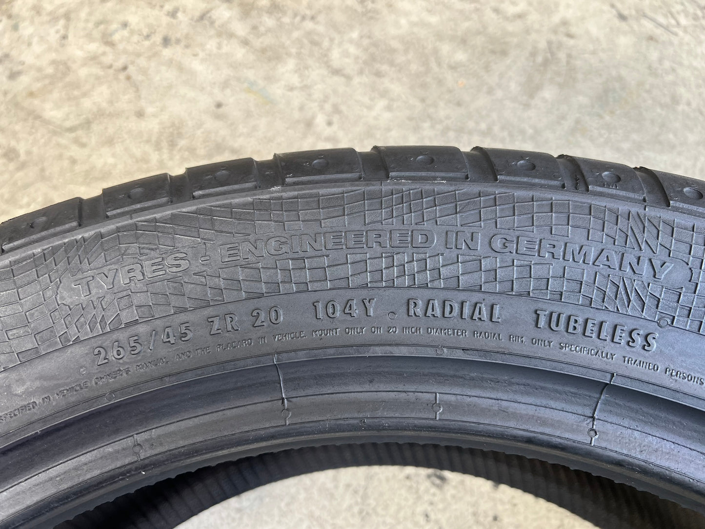 Usato: 01 Pneumatico 265/45R20 104Y Continental estive con 95%residui