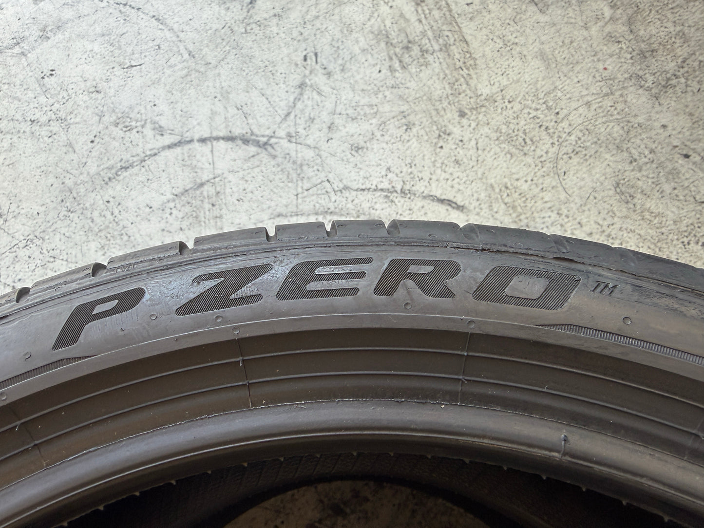 Usato: 2 Pneumatici Pirelli P Zero PZ4 255/35R19 96Y XL Estivi 85% residui Runflat