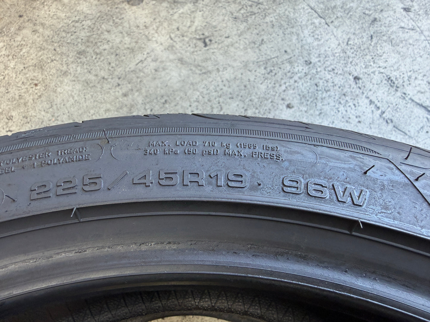 Usato: 2 Pneumatici Goodyear Eagle F1 Asymmetric 3 225/45R19 96W XL Estivi 80% residui Runflat