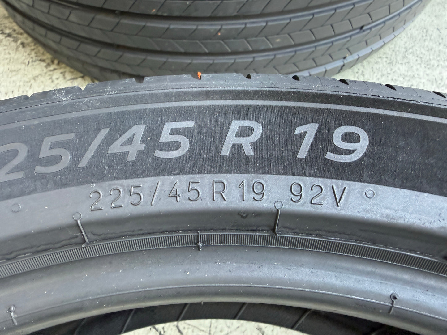 Usato: 4 Pneumatici Michelin e-Primacy 2 225/45R19 92V Estivi 95% residui DOT 2024
