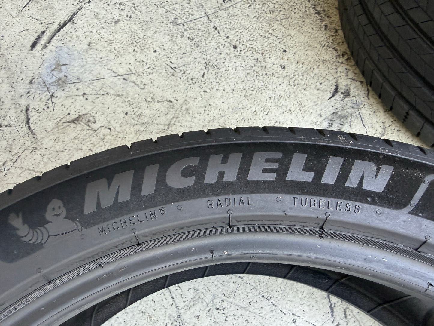 Usato: 4 Pneumatici Michelin e-Primacy 2 225/45R19 92V Estivi 95% residui DOT 2024