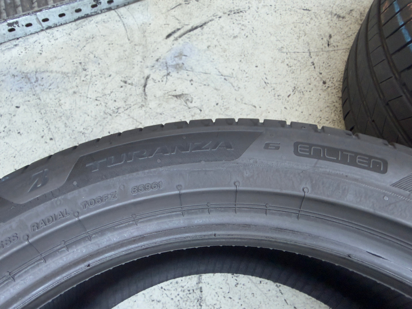Usato: 4 Pneumatici Bridgestone Firestone Turanza 6 Roadhawk 2 235/50R19 99V Estivi 85-90% residui