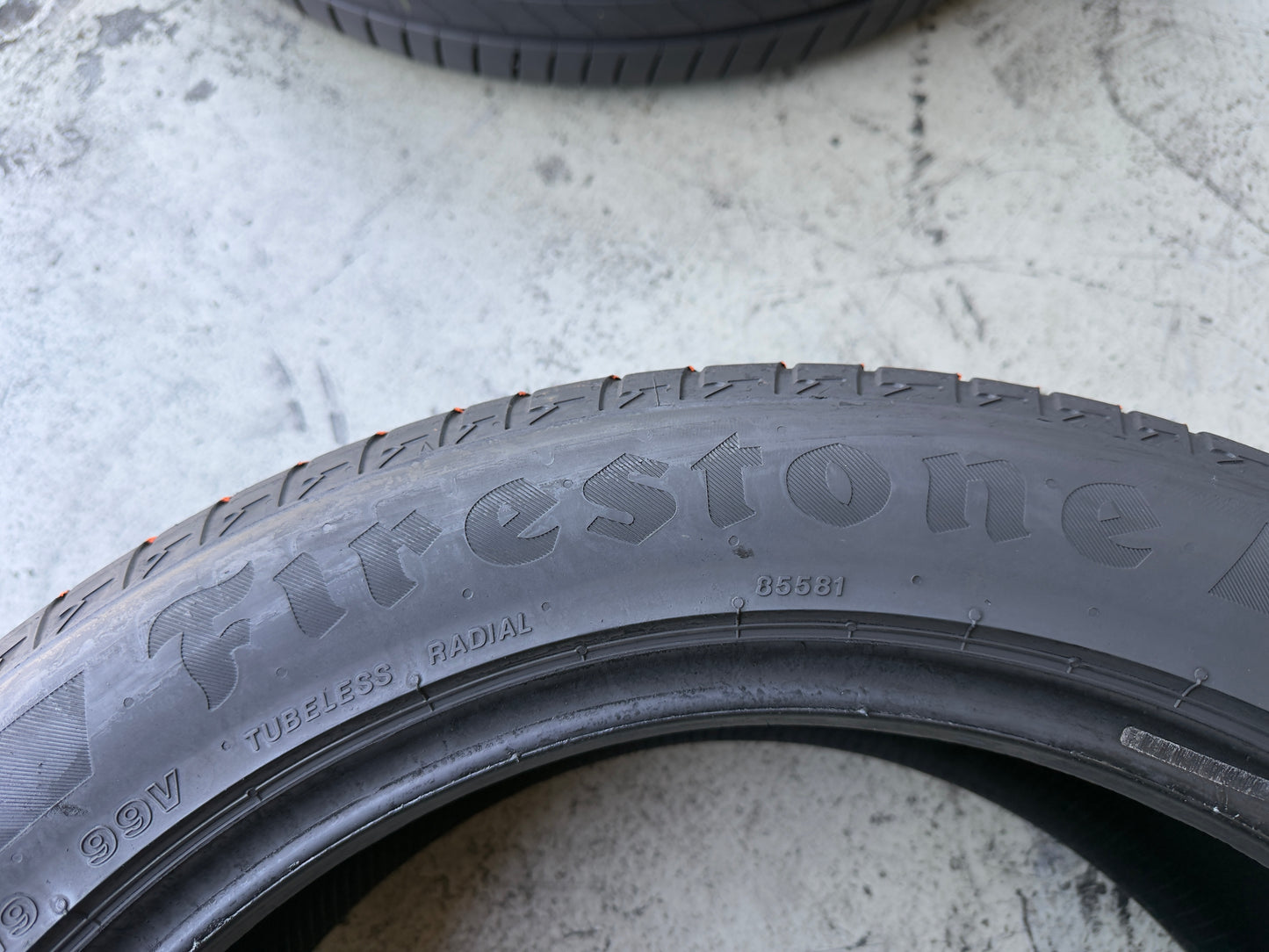 Usato: 4 Pneumatici Bridgestone Firestone Turanza 6 Roadhawk 2 235/50R19 99V Estivi 85-90% residui