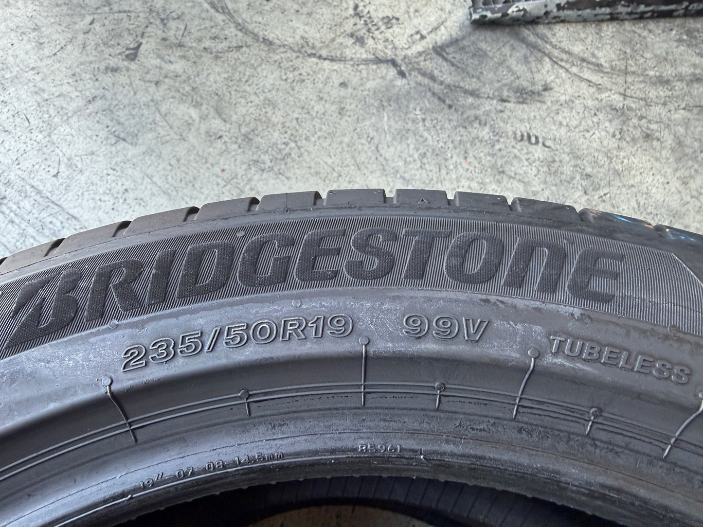 Usato: 2 Pneumatici Bridgestone Turanza 6 235/50R19 99V Estivi 90% residui