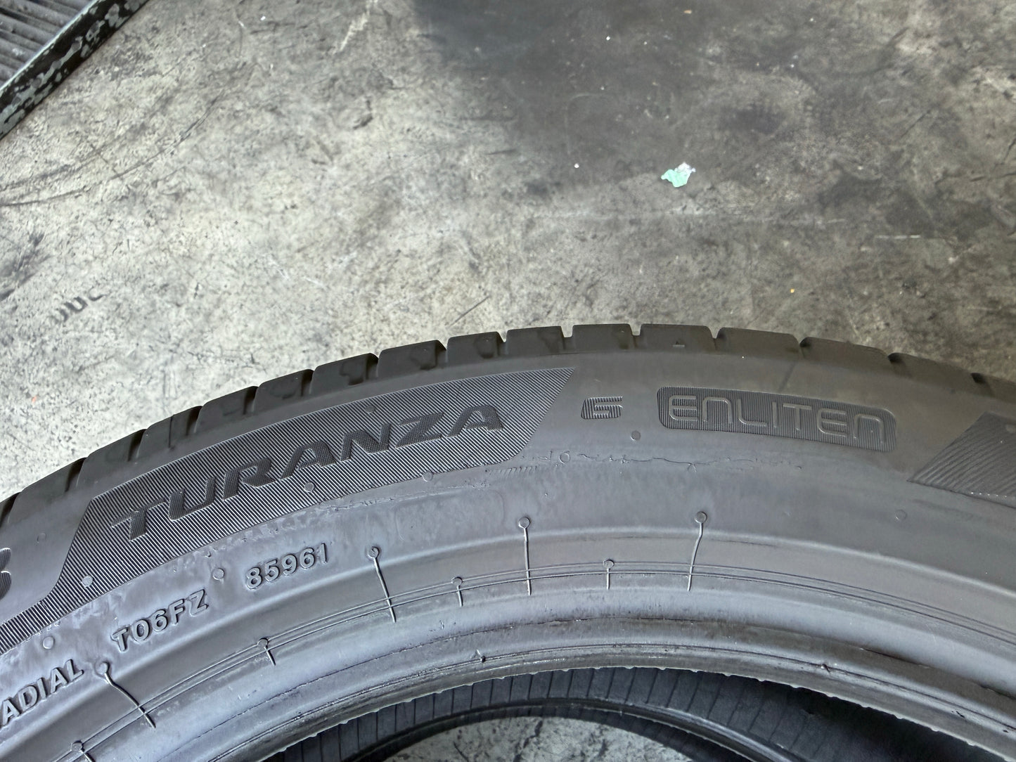 Usato: 2 Pneumatici Bridgestone Turanza 6 235/50R19 99V Estivi 90% residui