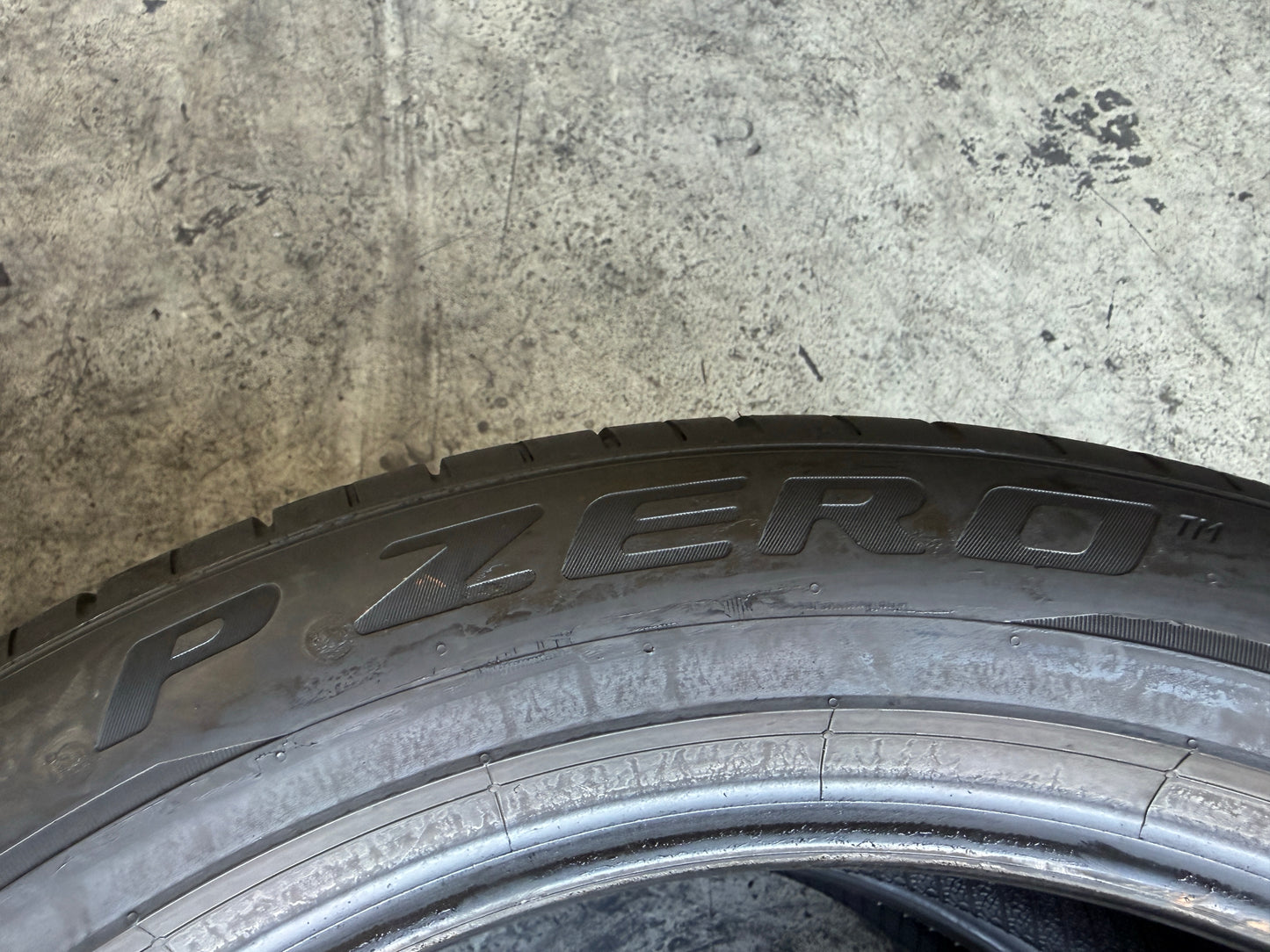 Usato: 2 Pneumatici Pirelli P Zero PZ4 235/50R19 99Y Estivi 85% residui