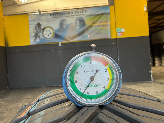 Usato: 2 Pneumatici Michelin CrossClimate 2 215/60R17 96H 4 Stagioni 100% residui DOT 2025
