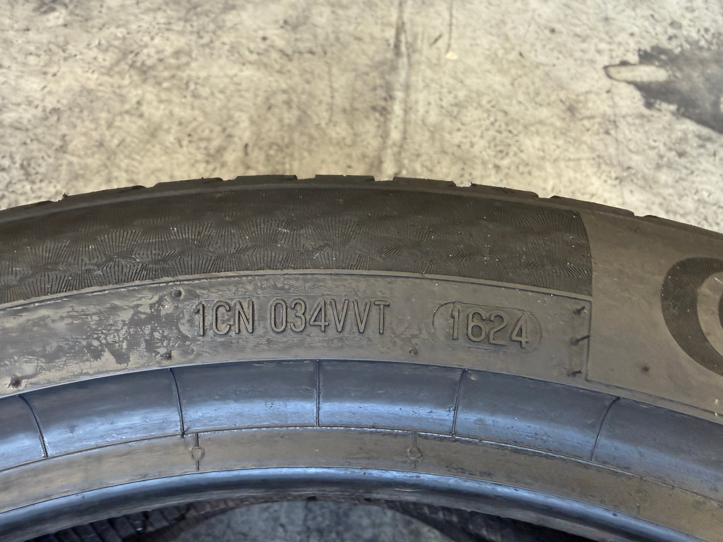 Usato: 2 Pneumatici Continental AllSeasonContact 2 225/45R19 96W XL 4 Stagioni 85% residui