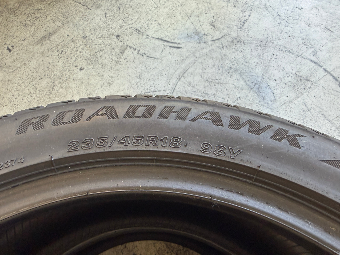 Usato: 2 Pneumatici Firestone Roadhawk 235/45R18 98Y XL Estivi 90% residui