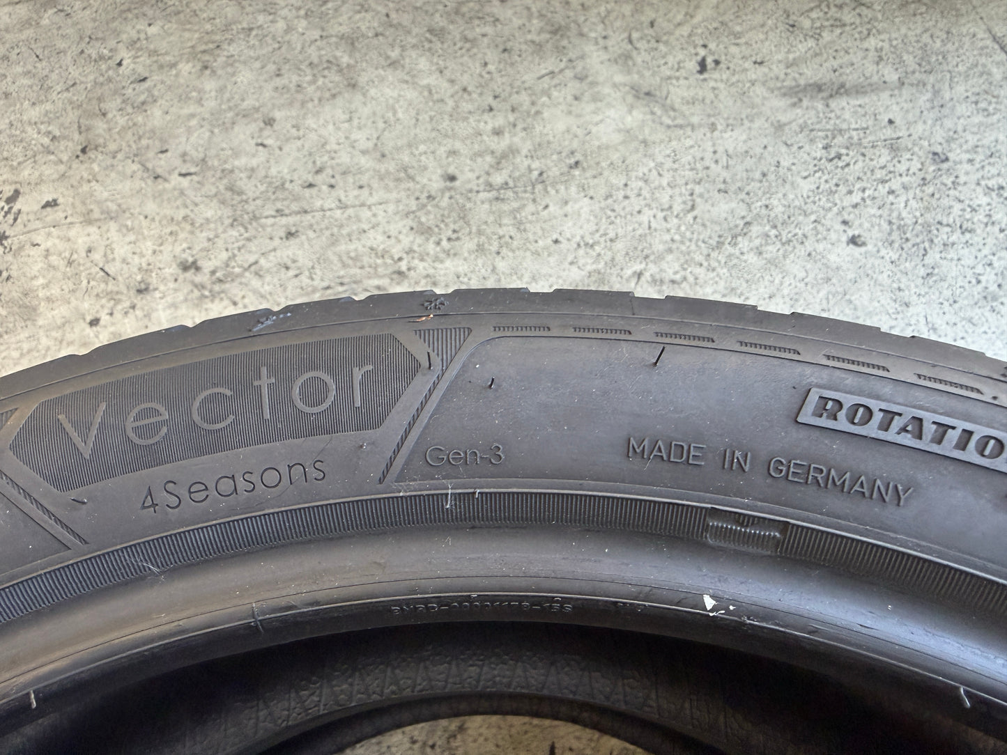 Usato: 2 Pneumatici Goodyear Vector 4Seasons Gen-3 215/45R20 95T XL 4 Stagioni 85% residui