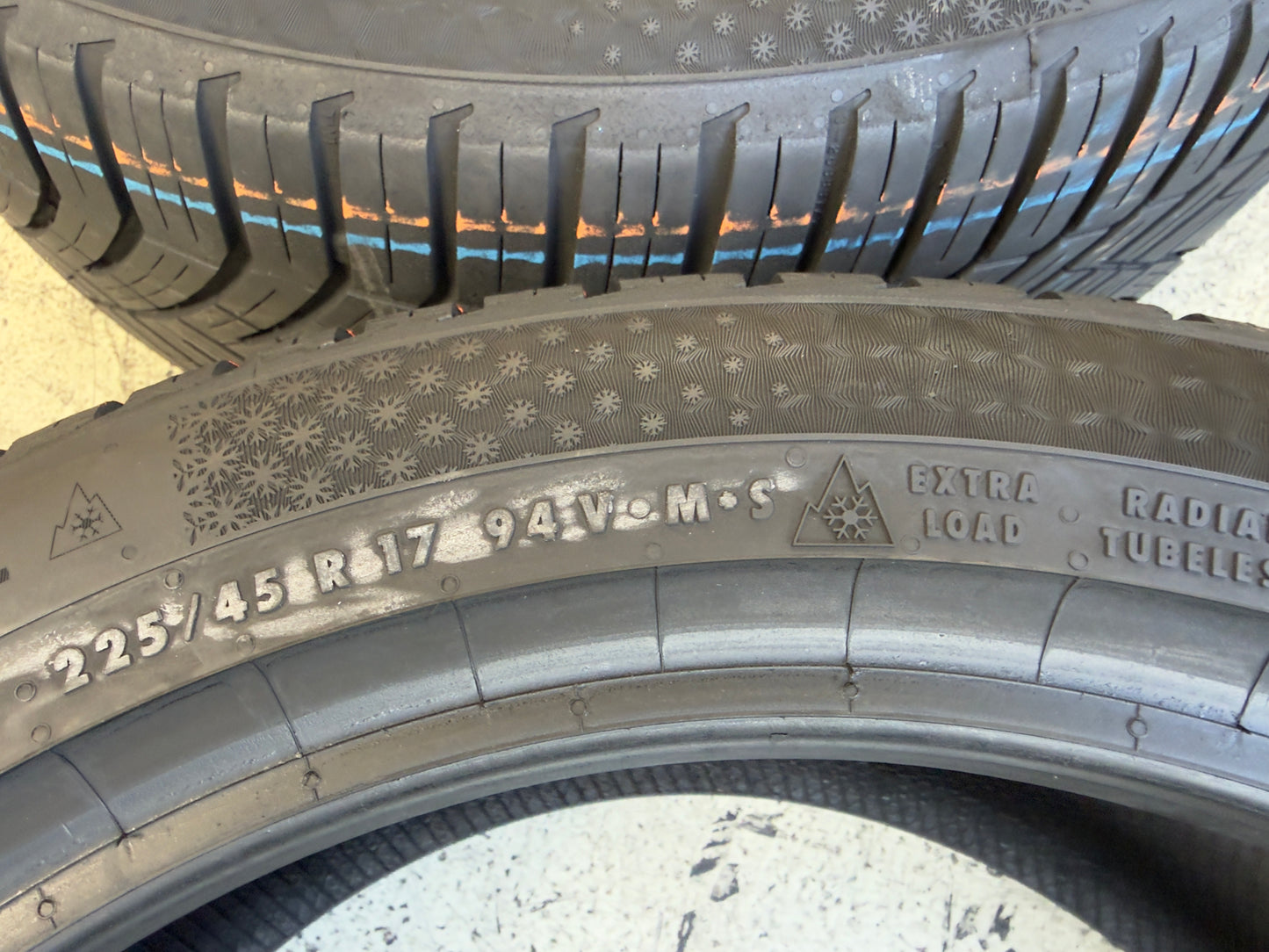 Usato: 4 Pneumatici Continental AllSeasonContact 2 225/45R17 94V XL 4 Stagioni 85% residui