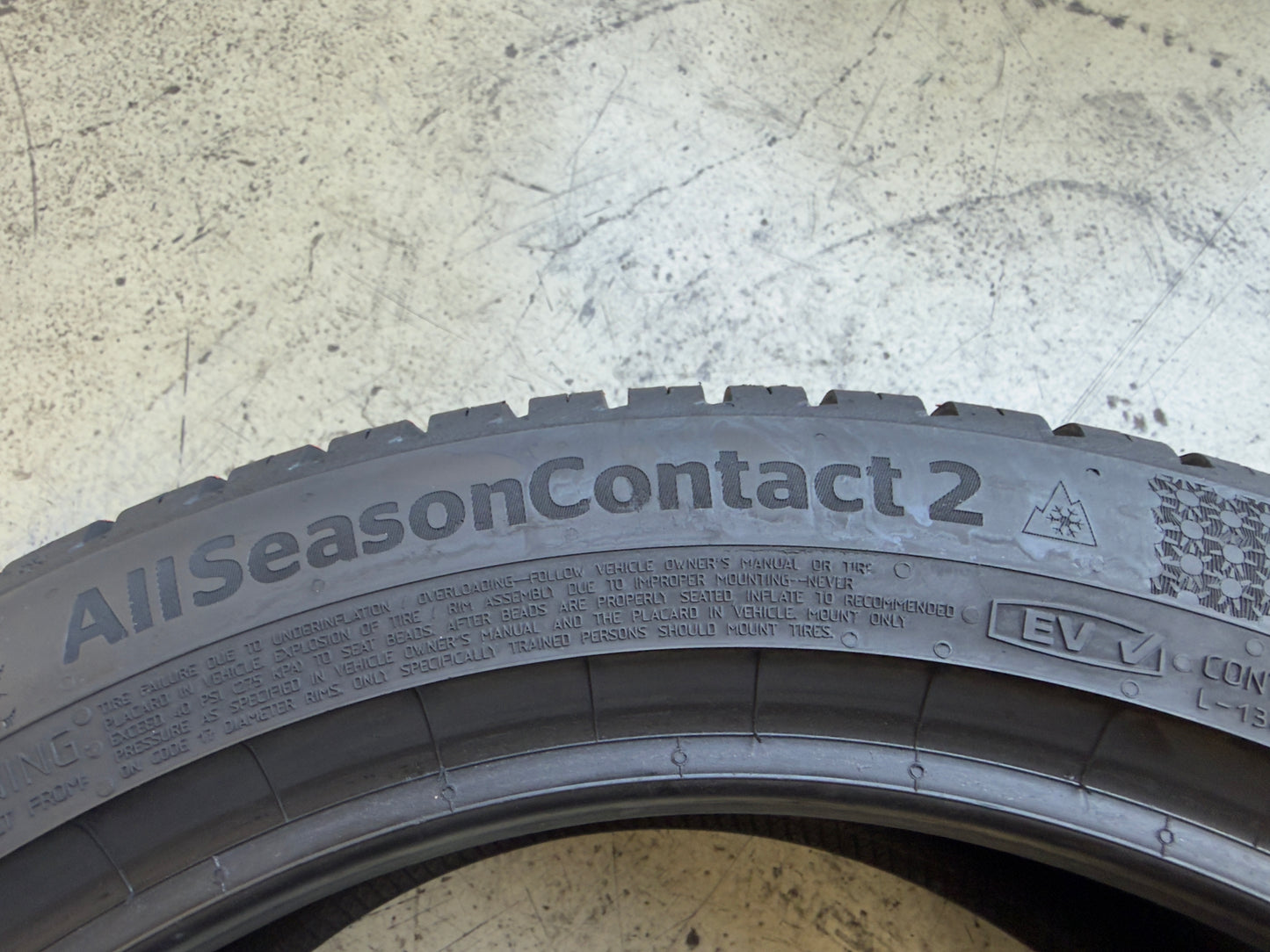 Usato: 4 Pneumatici Continental AllSeasonContact 2 225/45R17 94V XL 4 Stagioni 85% residui