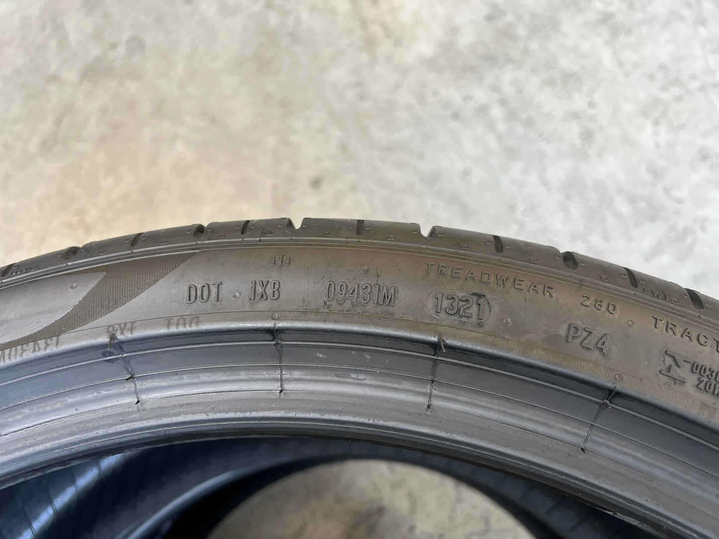 Usato: 2 Gomme 295/30R21 102Y XL Pirelli estive 95% residui