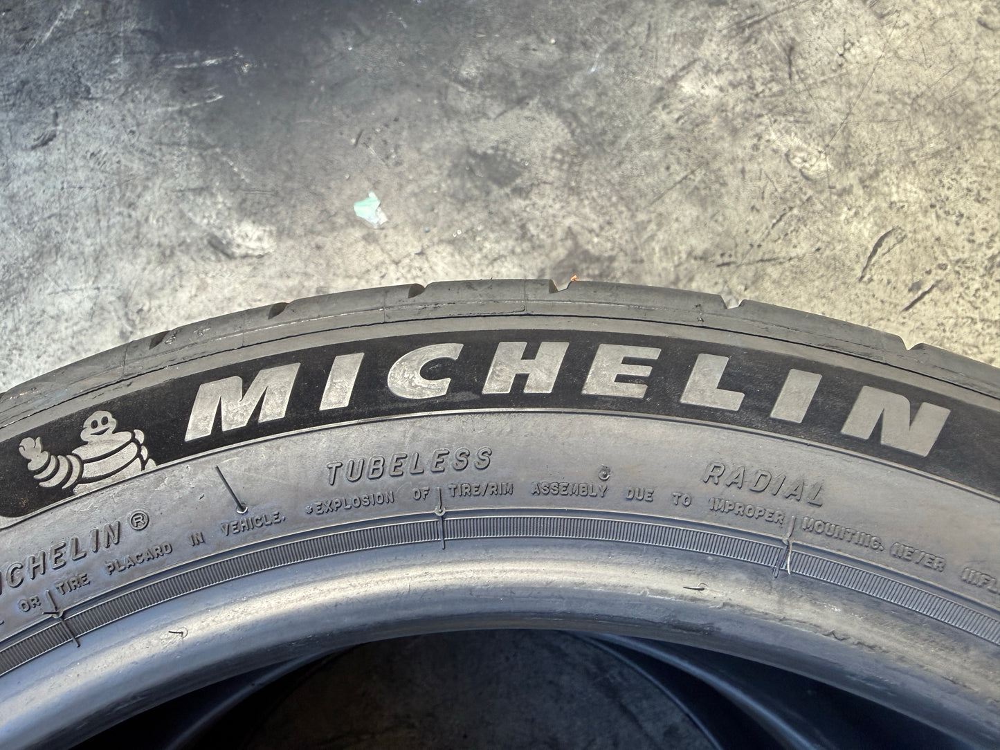 Usato: 2 Pneumatici Michelin Pilot Sport Cup 2 Connect Semi-Slick 225/45ZR17 94Y XL Estivi 95% residui DOT 2025