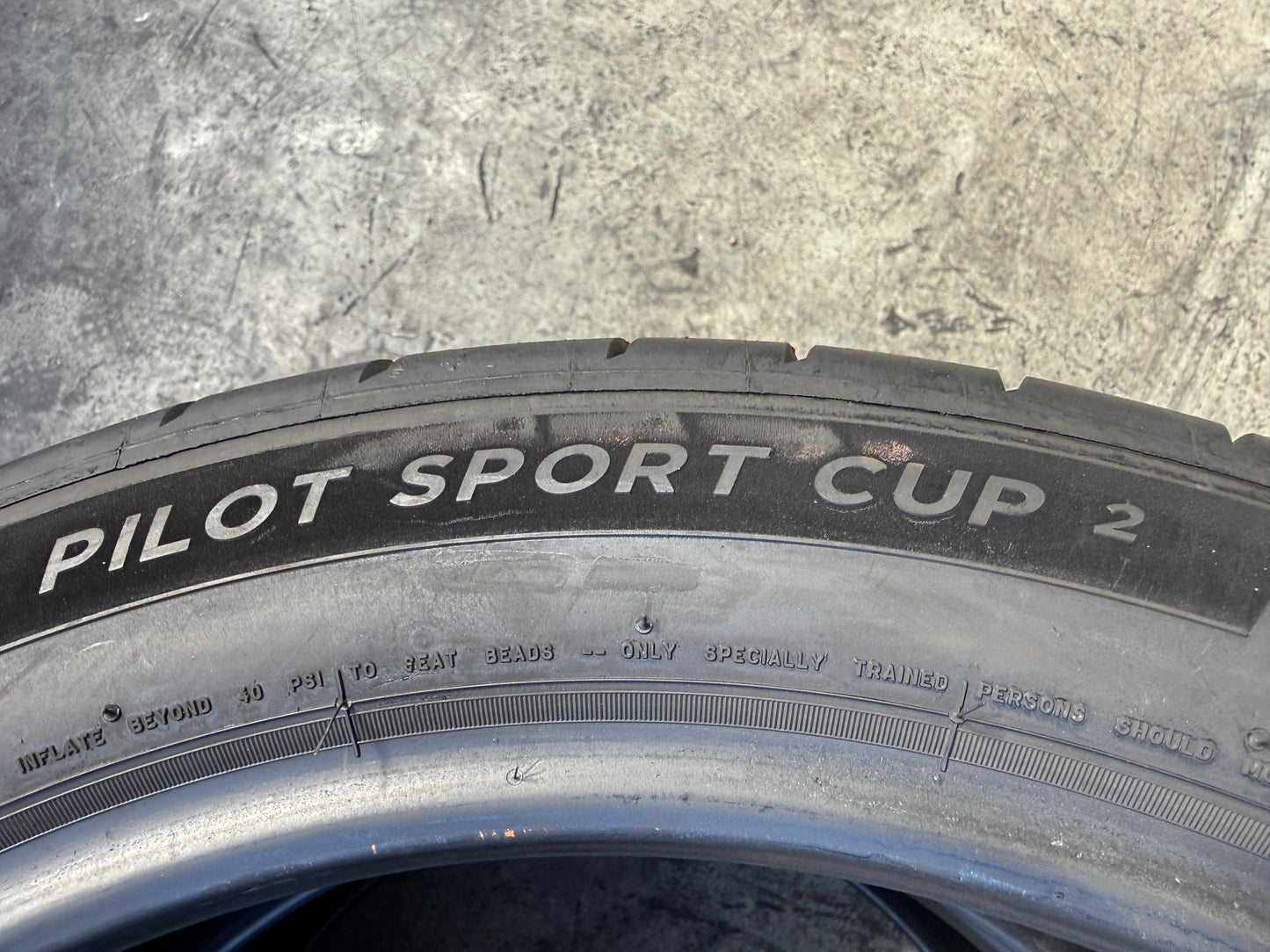 Usato: 2 Pneumatici Michelin Pilot Sport Cup 2 Connect Semi-Slick 225/45ZR17 94Y XL Estivi 95% residui DOT 2025