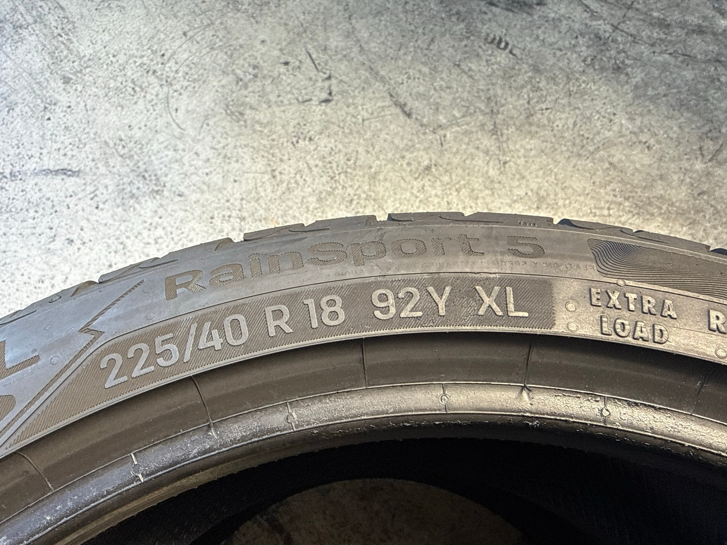 Usato: 2 Pneumatici Uniroyal RainSport 5 225/40R18 92Y XL Estivi 95% residui