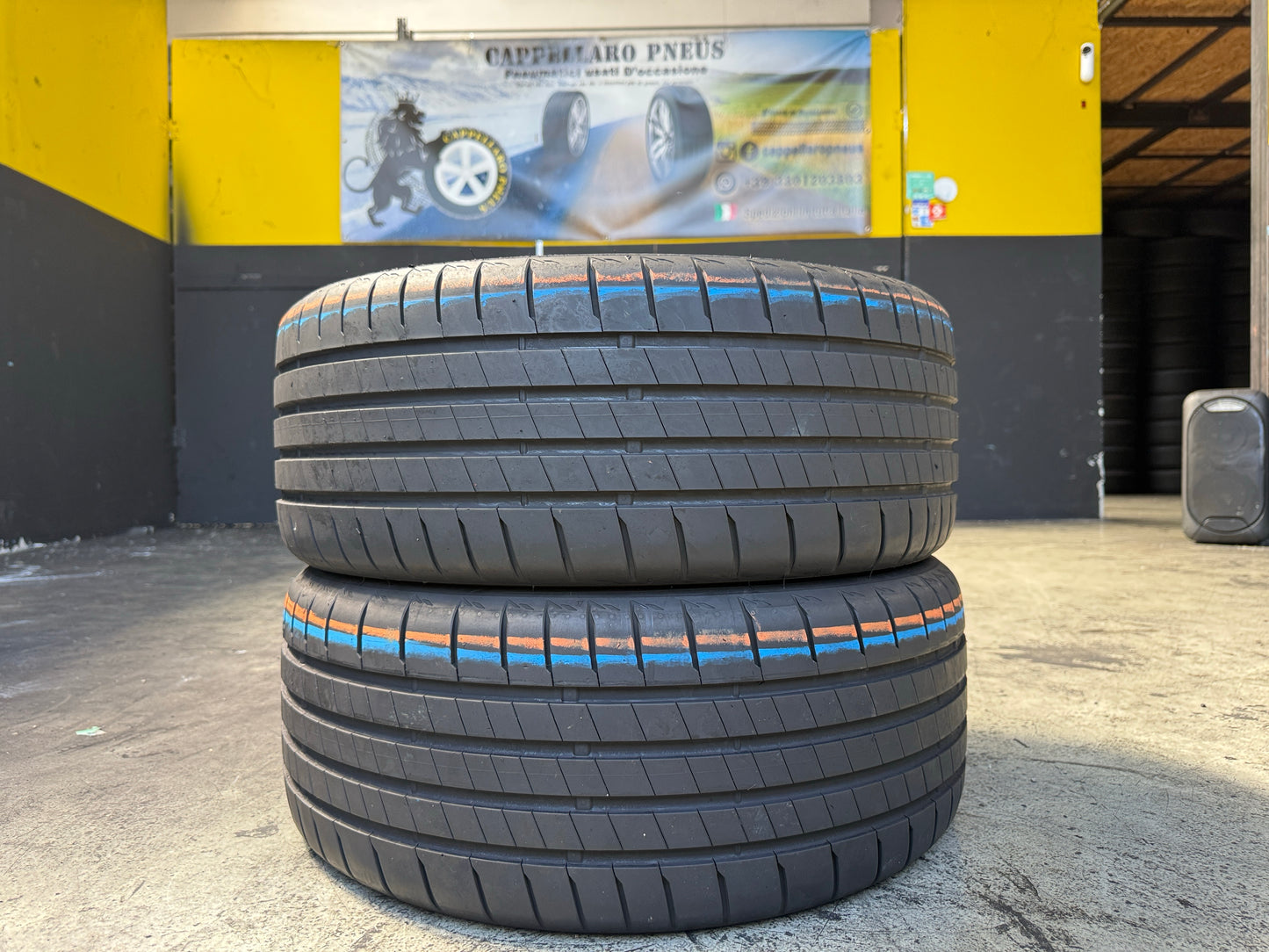 Usato: 2 Pneumatici Bridgestone Potenza S005 225/40R18 92Y XL Estivi 85% residui