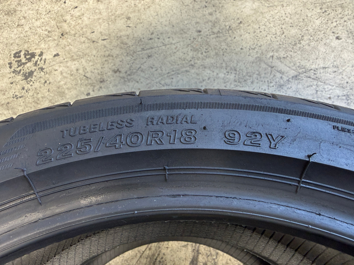 Usato: 2 Pneumatici Bridgestone Potenza S005 225/40R18 92Y XL Estivi 85% residui