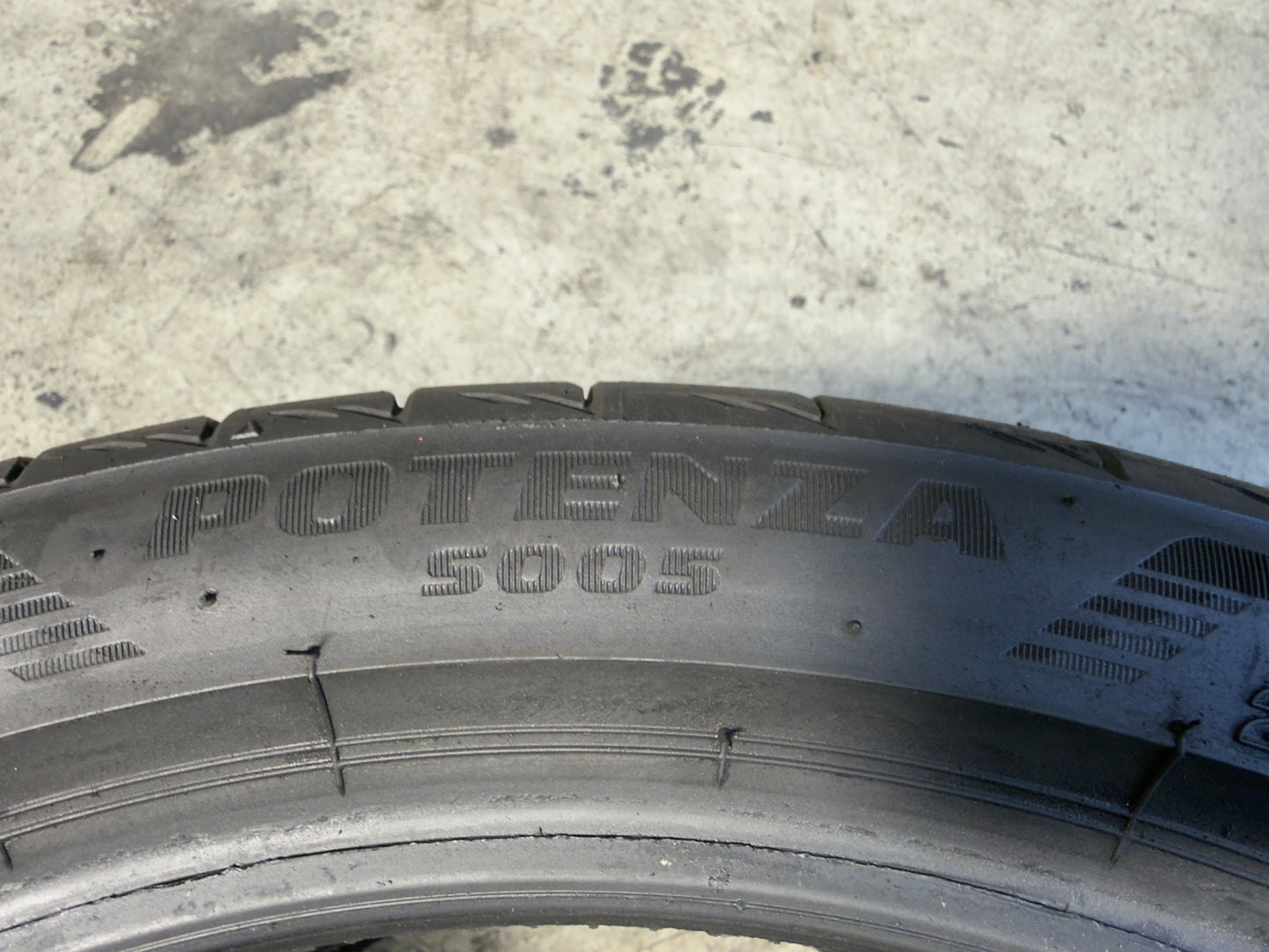 Usato: 2 Pneumatici Bridgestone Potenza S005 225/40R18 92Y XL Estivi 85% residui