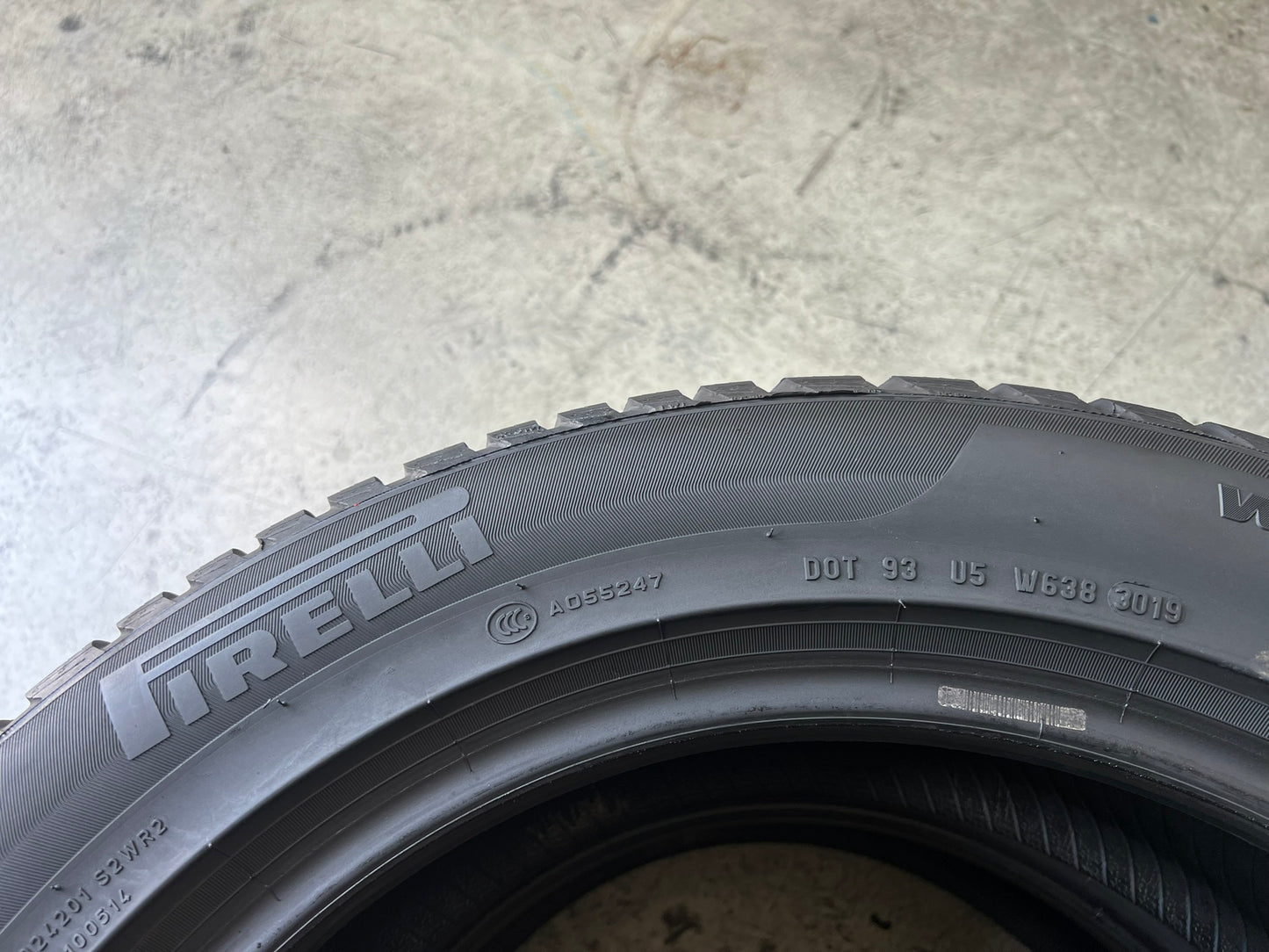 Usato: 2 Gomme 225/55R18 102V XL Pirelli invernali 85% residui
