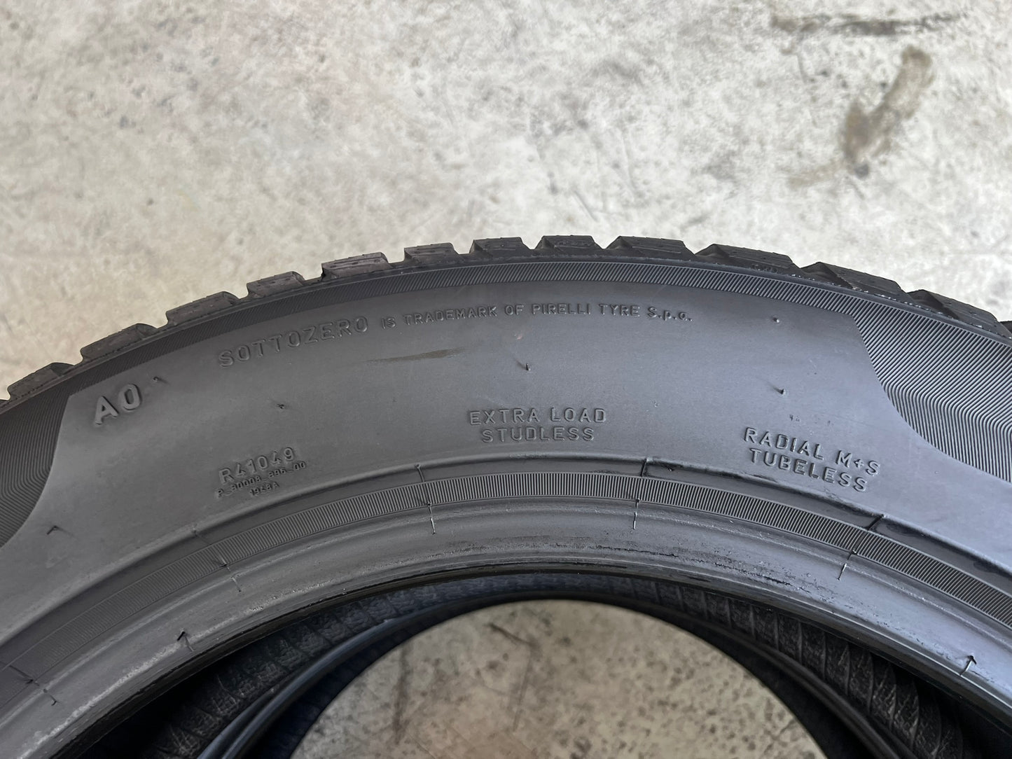 Usato: 2 Gomme 225/55R18 102V XL Pirelli invernali 85% residui