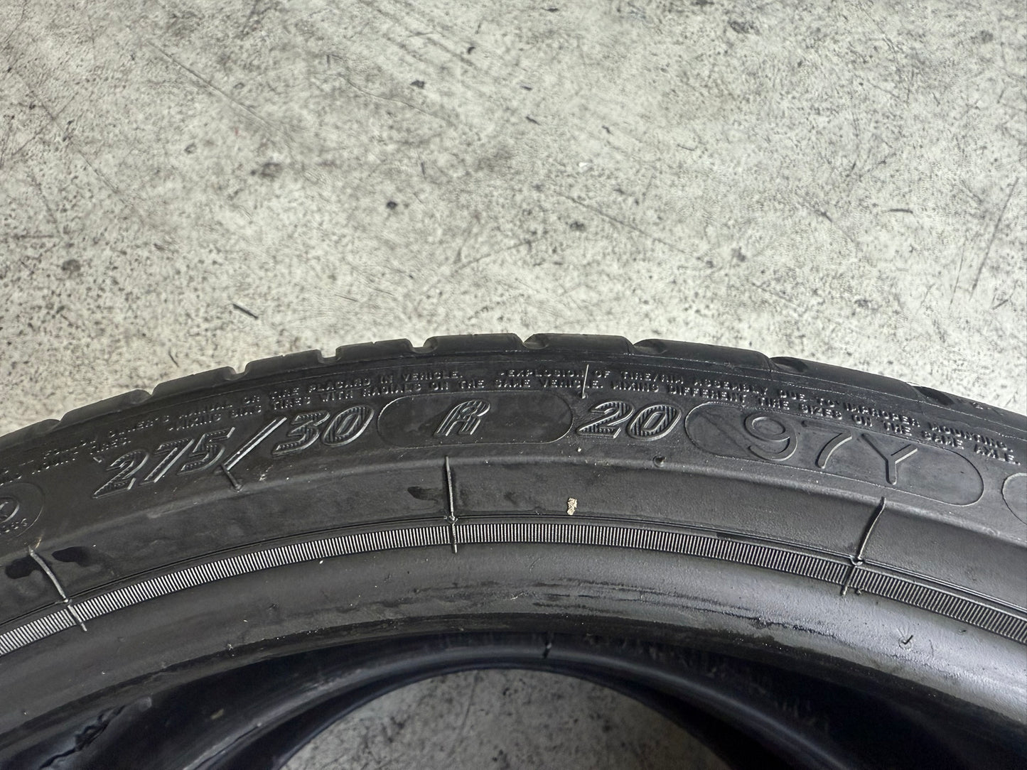 Usato: 2 Gomme 275/30R20 97Y XL Michelin Estiva 85% residui
