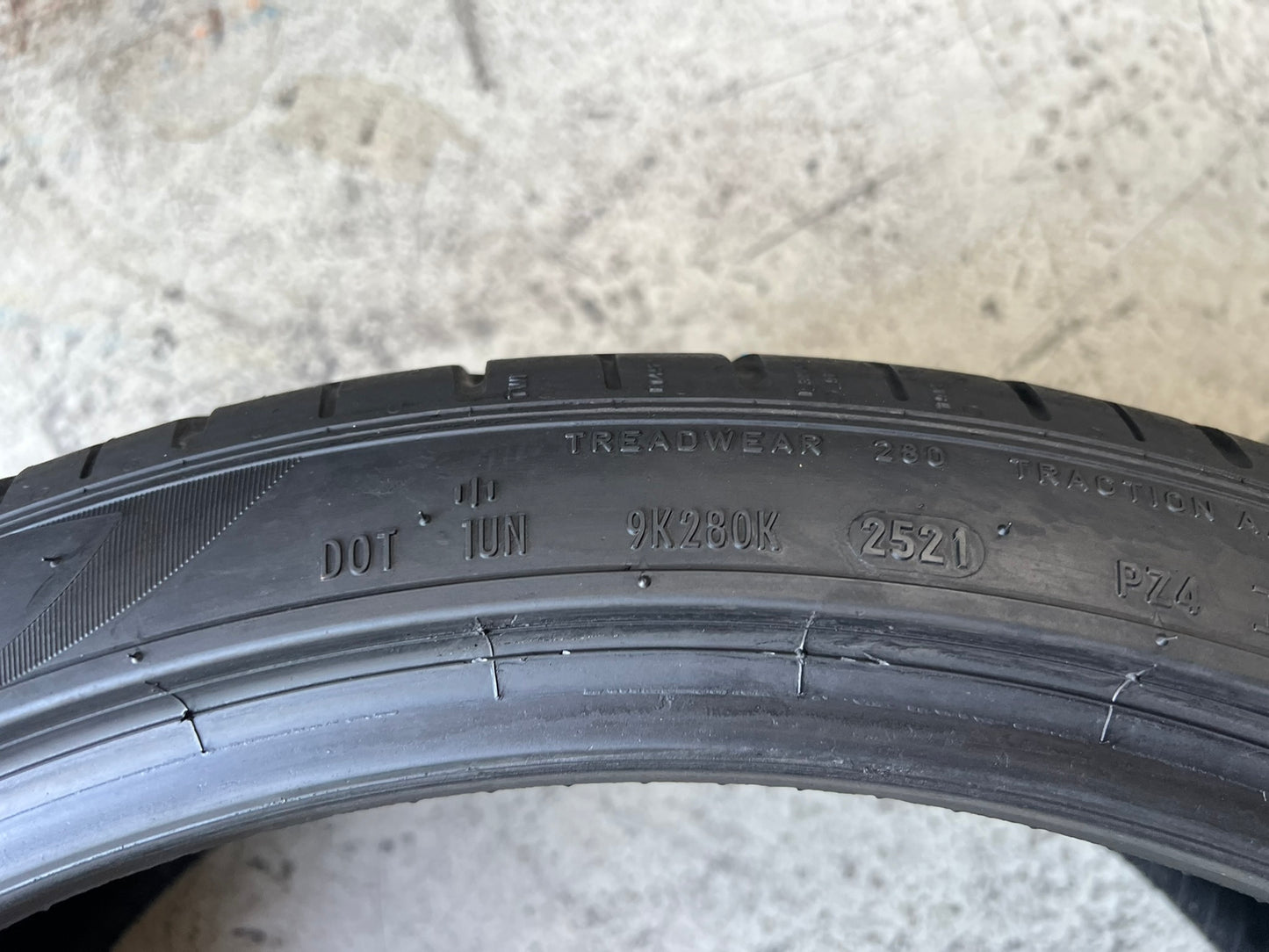 Usato: 1 Gomma 255/35R20 97Y XL Pirelli Pzero PZ4 TO estivo 95% residui