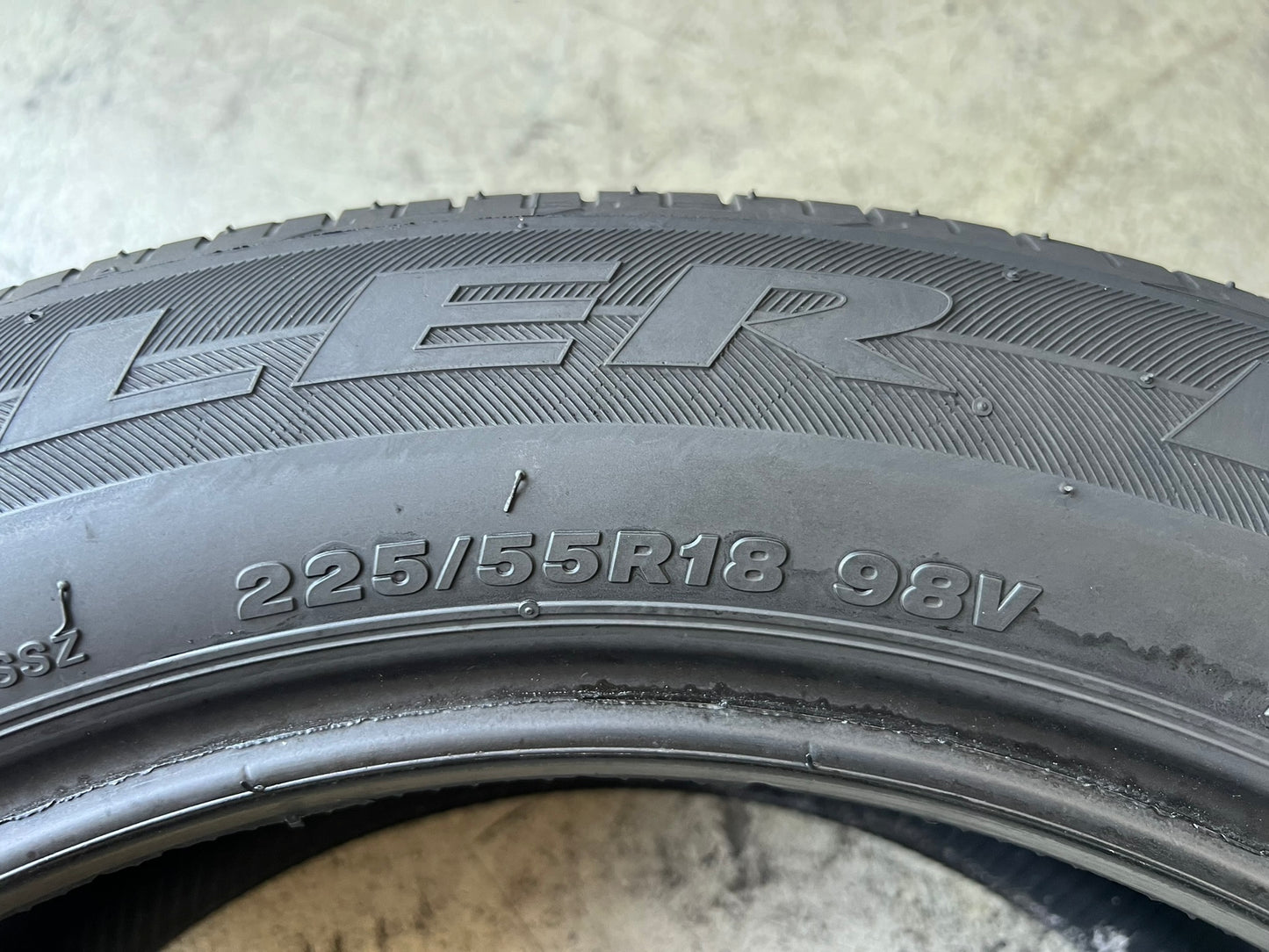 Usato: 1 Pneumatico 225/55R18 98V Bridgestone estivo 95%residui