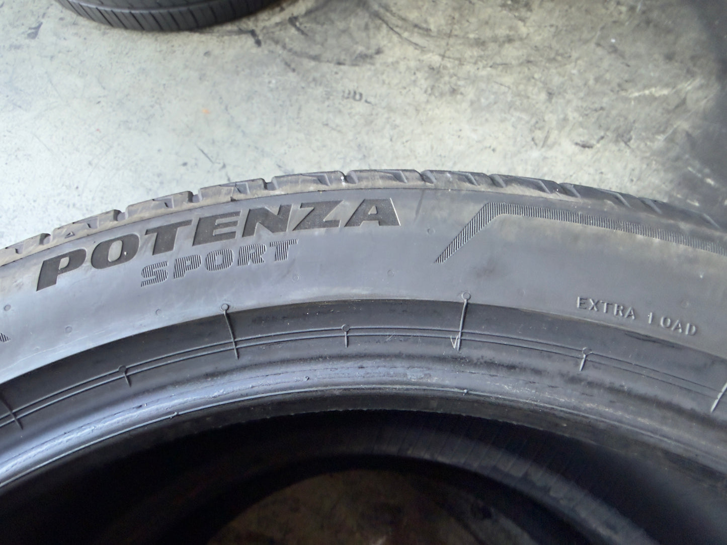Usato: 2 Pneumatici Bridgestone Potenza Sport 285/40ZR22 110Y XL Estivi 85% residui