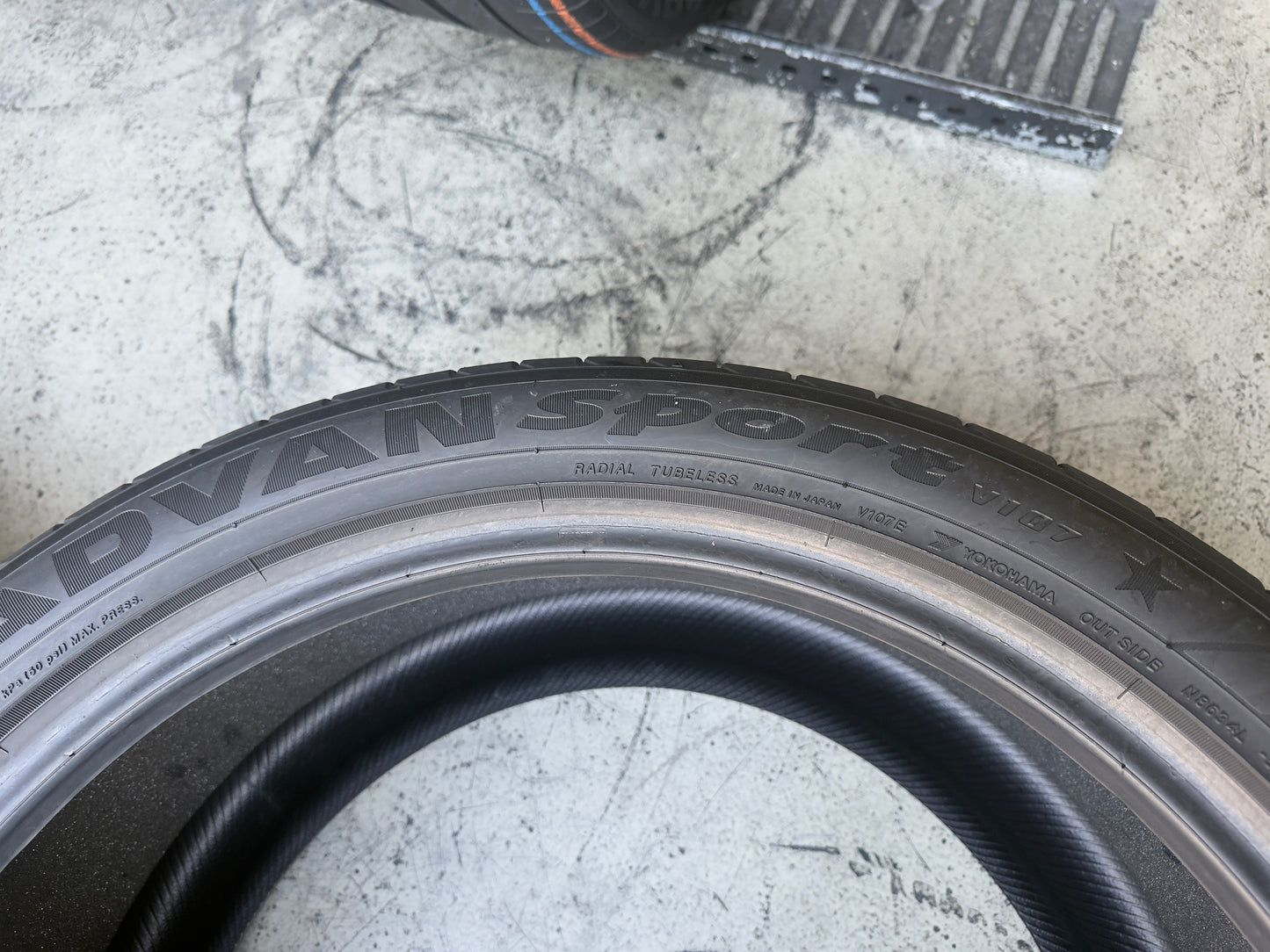 Usato: 4 Pneumatici Yokohama Advan Sport V107 315/35R21 111Y XL + 275/40R21 107Y XL Estivi 90-98% residui