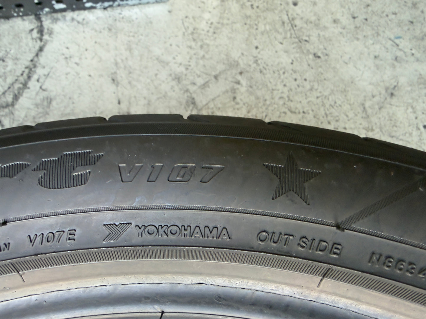 Usato: 4 Pneumatici Yokohama Advan Sport V107 315/35R21 111Y XL + 275/40R21 107Y XL Estivi 90-98% residui