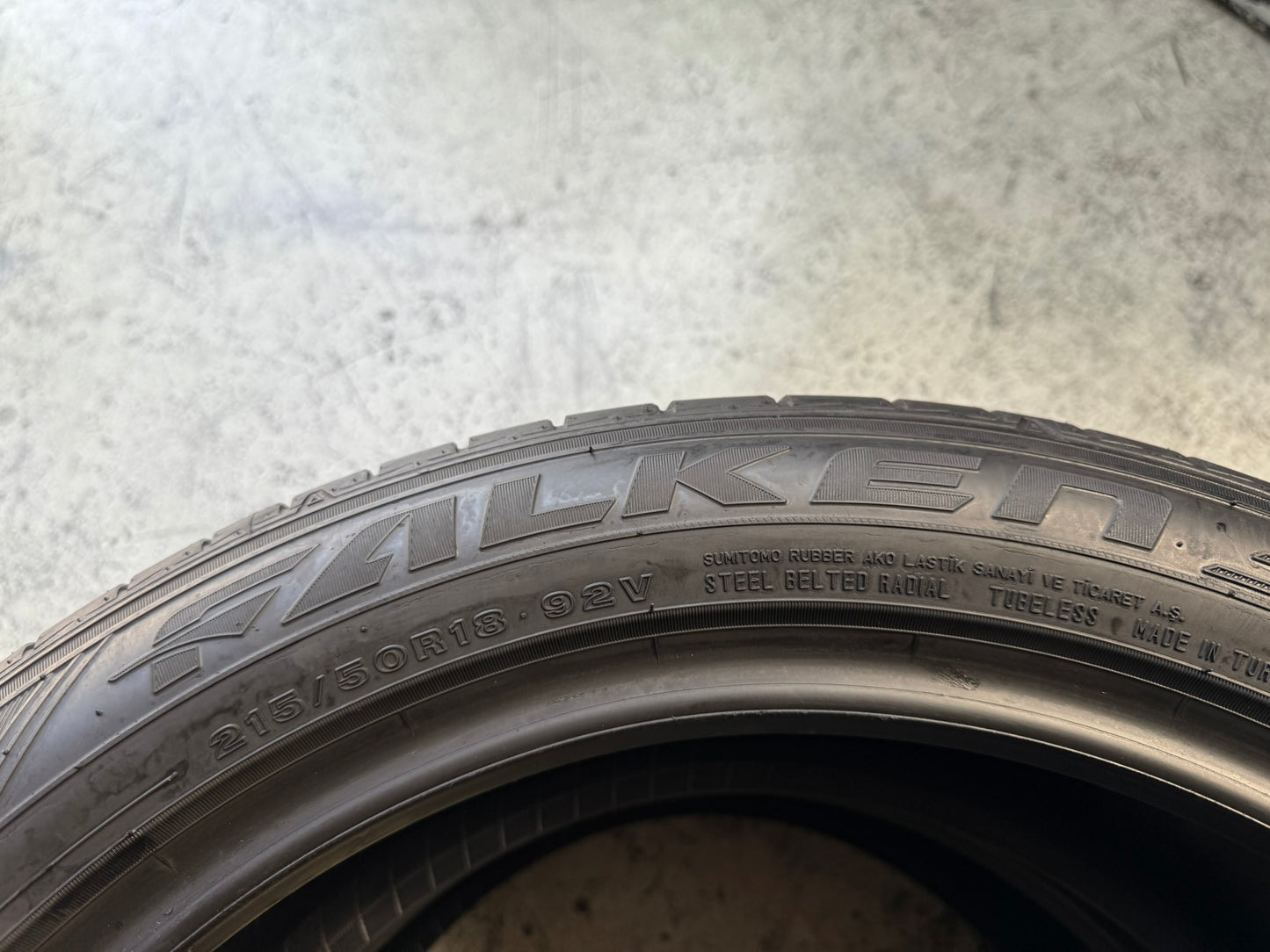 Usato: 2 Gomme 215/50R18 92V Falken Estiva 95% residui