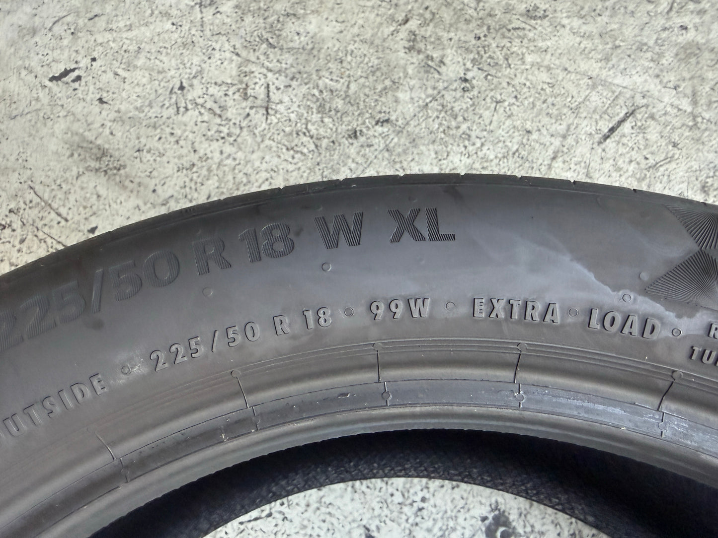 Usato: 4 Pneumatici Continental PremiumContact 6 225/50R18 99W XL Estivi 85% residui