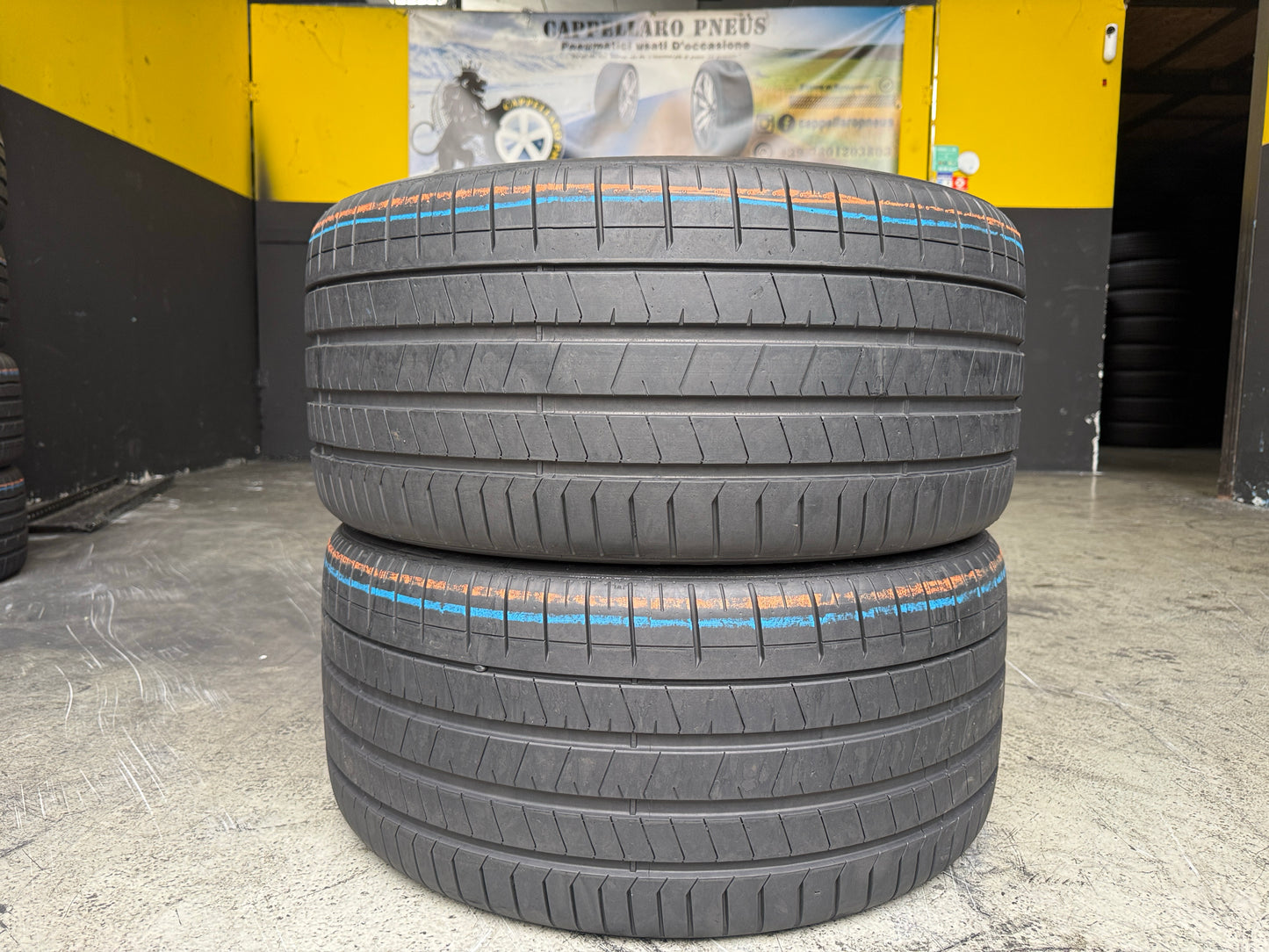 Usato: 2 Pneumatici Pirelli P Zero PZ4 325/30R23 109Y XL Estivi 95% residui