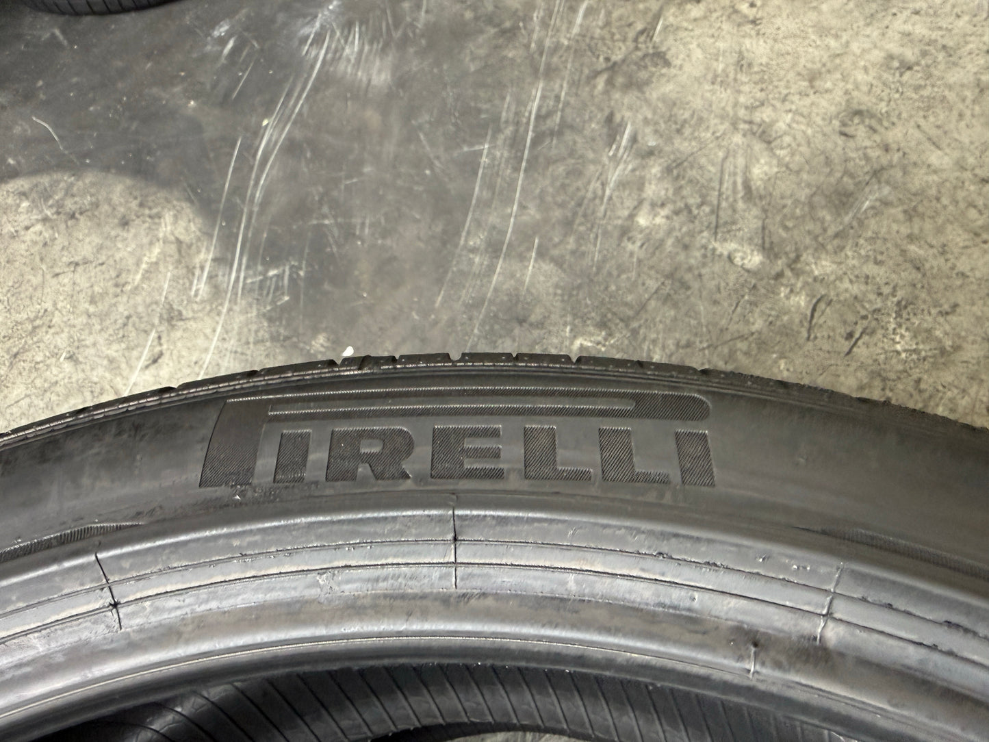 Usato: 2 Pneumatici Pirelli P Zero PZ4 325/30R23 109Y XL Estivi 95% residui