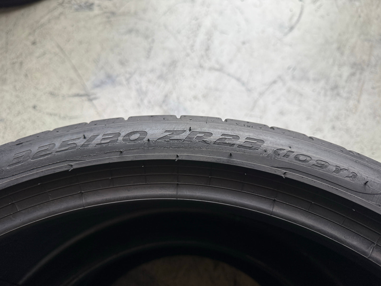 Usato: 2 Pneumatici Pirelli P Zero PZ4 325/30R23 109Y XL Estivi 90% residui