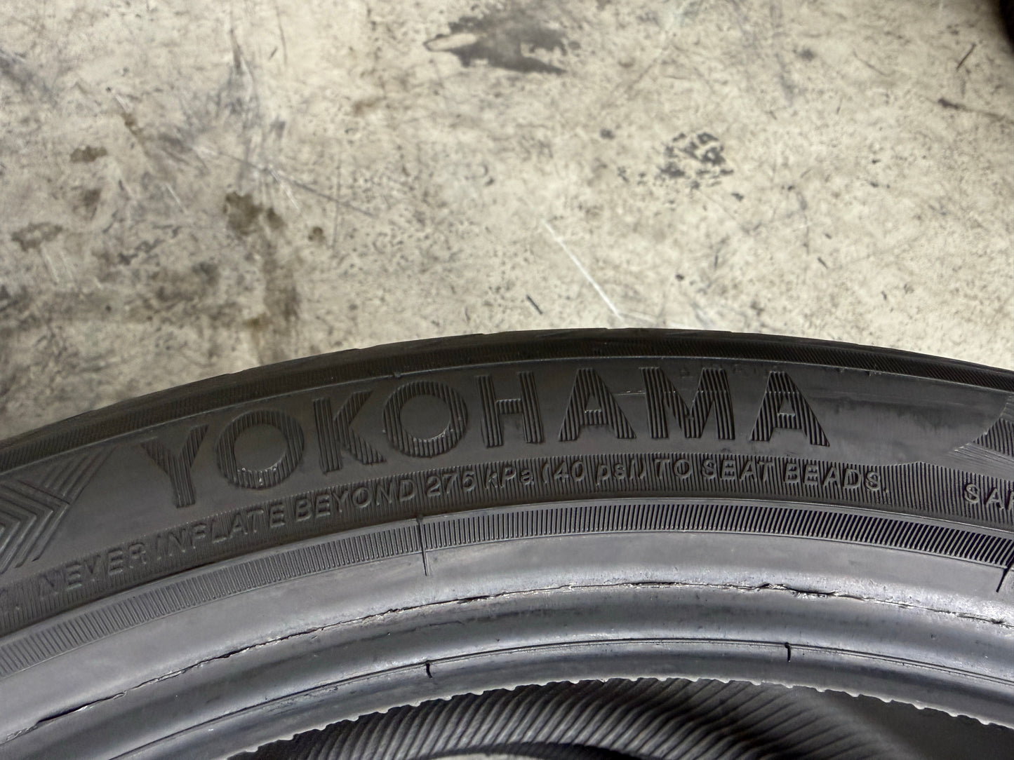 Usato: 2 Pneumatici Yokohama Advan Sport V105 315/30R22 107Y XL Estivi 95% residui