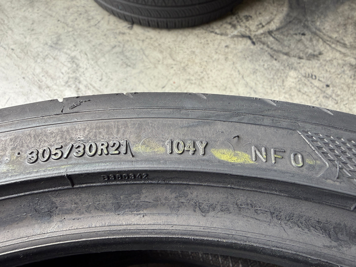 Usato: 2 Pneumatici Goodyear Eagle F1 Asymmetric 5 NF0 305/30R21 104Y XL Estivi 90% residui