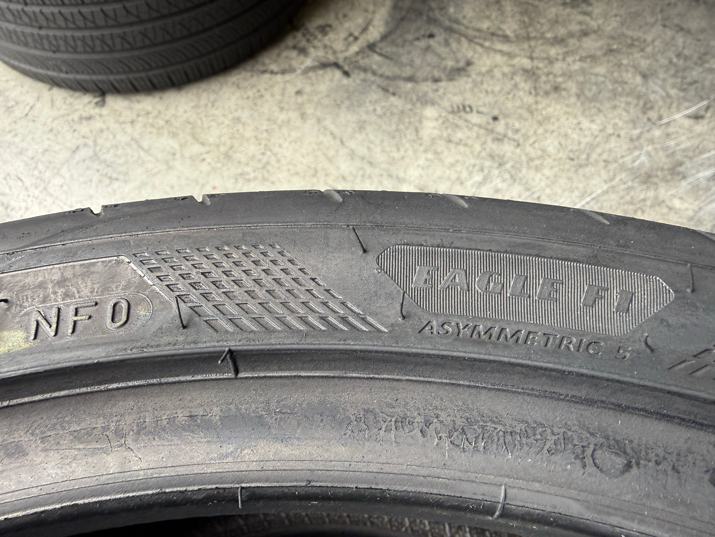 Usato: 2 Pneumatici Goodyear Eagle F1 Asymmetric 5 NF0 305/30R21 104Y XL Estivi 90% residui