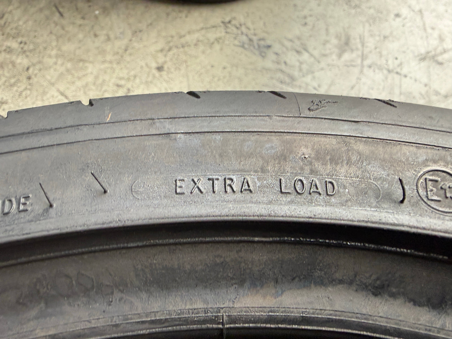Usato: 2 Pneumatici Goodyear Eagle F1 Asymmetric 5 NF0 305/30R21 104Y XL Estivi 90% residui