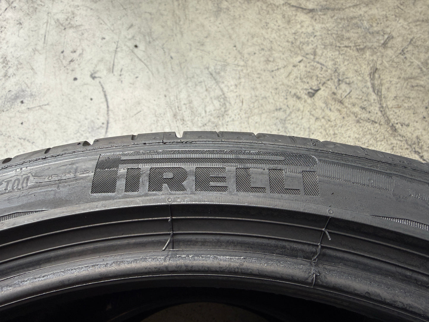 Usato: 2 Pneumatici Pirelli P Zero PZ4 NF0 305/30R21 104Y XL Estivi 85% residui