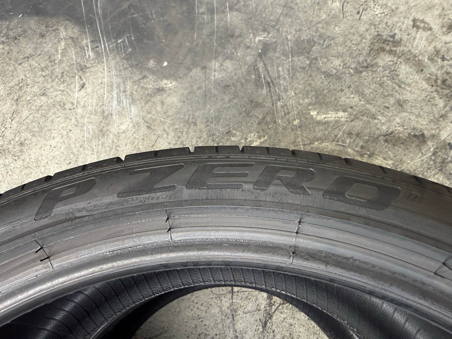 Usato: 2 Pneumatici Pirelli P Zero PZ4 NF0 305/30R21 104Y XL Estivi 85% residui