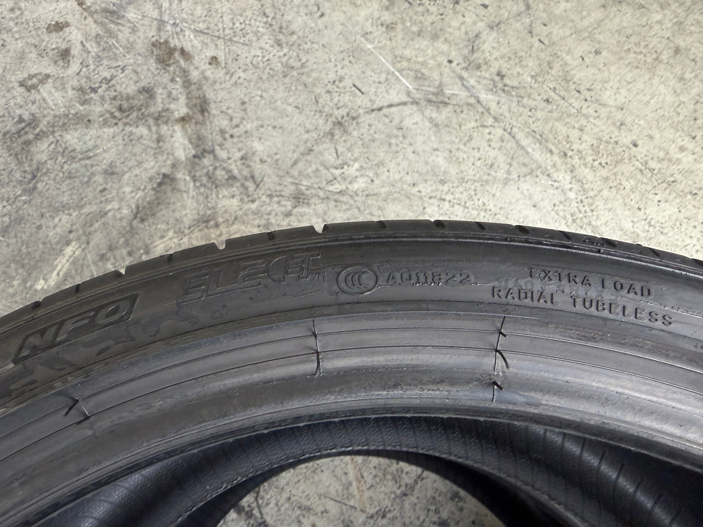 Usato: 2 Pneumatici Pirelli P Zero PZ4 NF0 305/30R21 104Y XL Estivi 85% residui