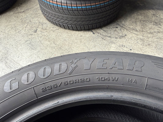 Usato: 2 Pneumatici Goodyear EfficientGrip Performance SUV 235/50R20 104W XL Estivi 80% residui